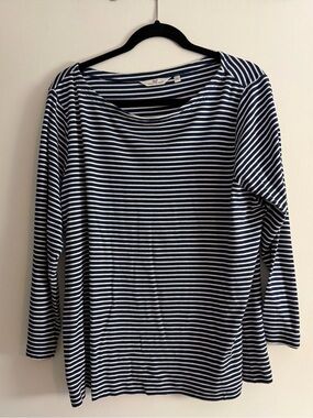Vineyard Vines Navy and White Striped Long-Sleeve Tee